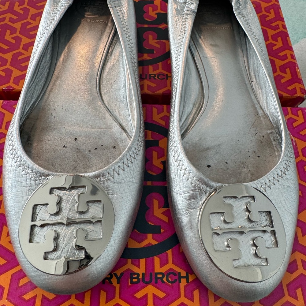 Tory Burch Metallic Silver Loafers